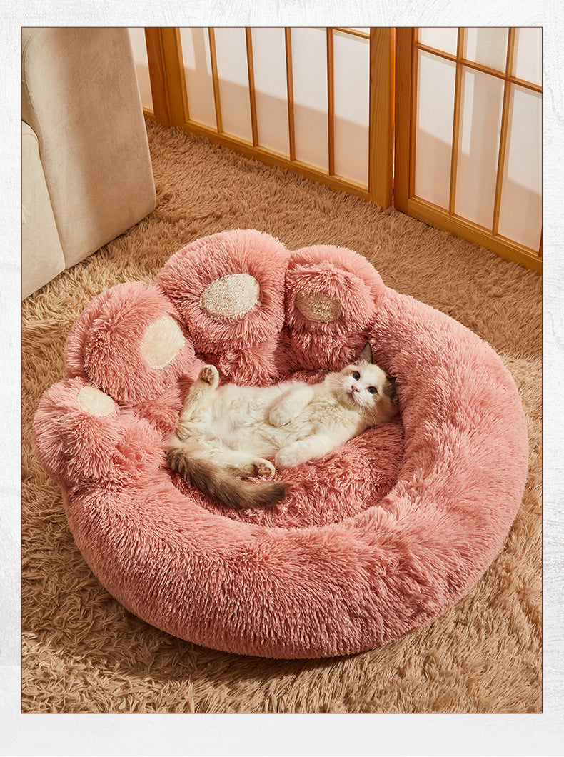 Basket - A fun resting place in the shape of a bear paw