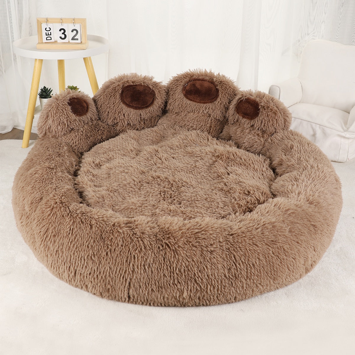 Basket - A fun resting place in the shape of a bear paw